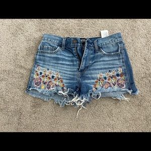 Jean shorts with flower detail